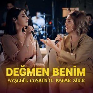 دانلود آهنگ ترکی Ayşegül Coşkun بنام DEĞMEN BENİM [Akustik]